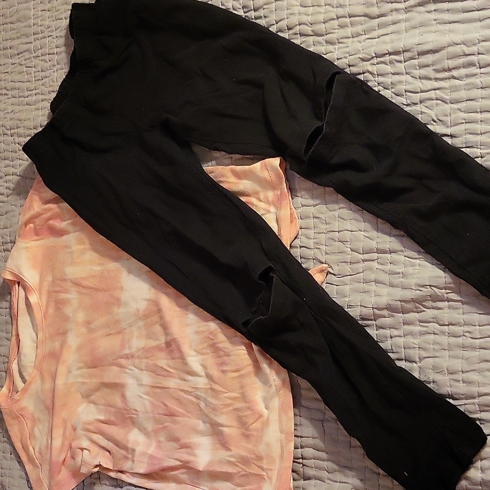 Tye Dye Tee and Slit knee leggings